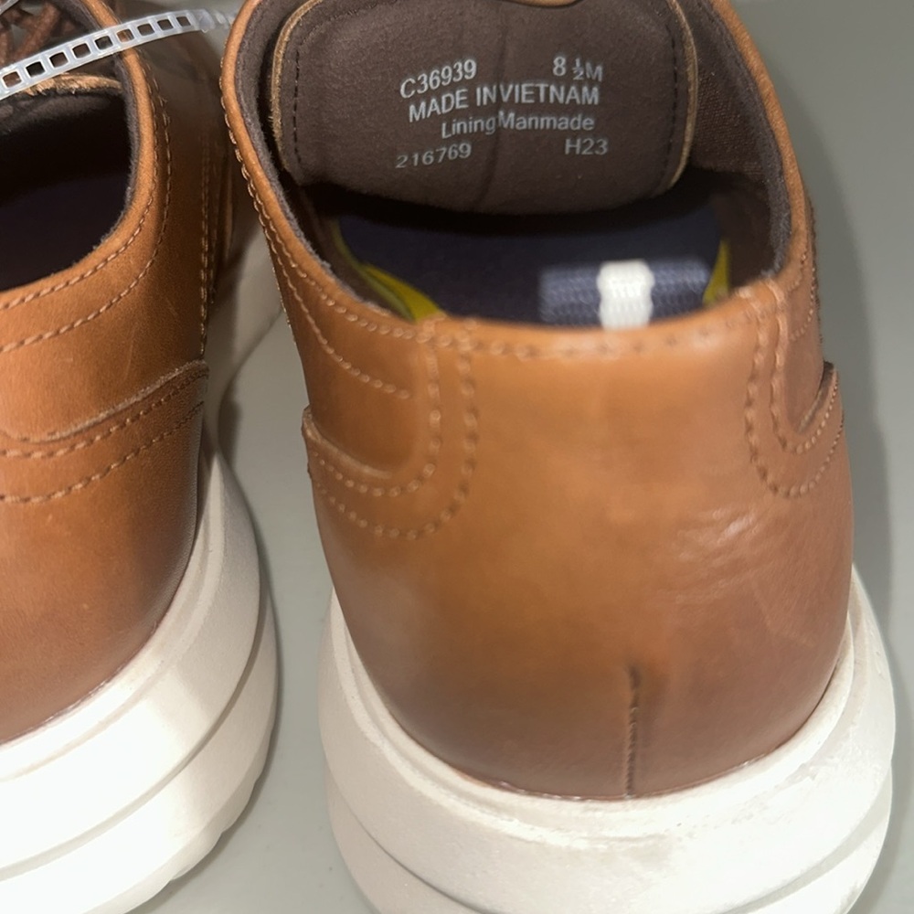 COLE HAAN Grand+ Wingtip Oxford NEW, size 8.5, very comfy, last one! C36939 - Picture 5 of 6